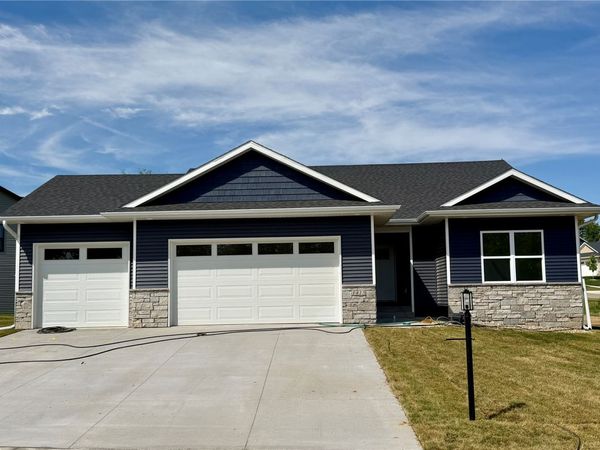 1415 Legend Drive, Tiffin, IA 52340