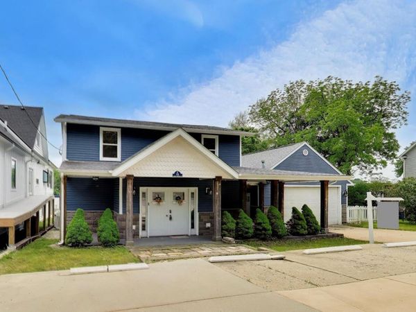 701 N Harrison Street , Algonquin, IL 60102