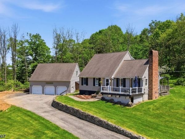 138 Overlook Dr, Montague, NJ 07827