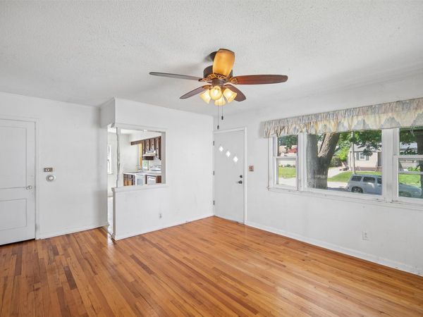 2521 57th Street, Des Moines, IA 50310