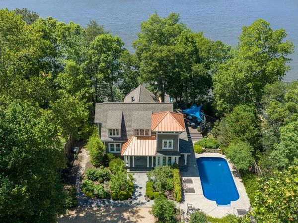 158 River Rd Cir, SALUDA, VA 23149