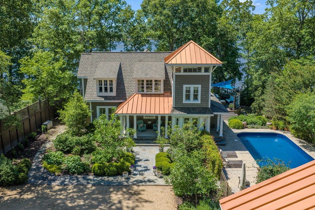 158 River Rd Cir, Saluda, VA 23149 Main Photo