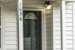 1036 Oakcrest Drive photo 4