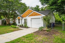 1036 Oakcrest Drive photo 4