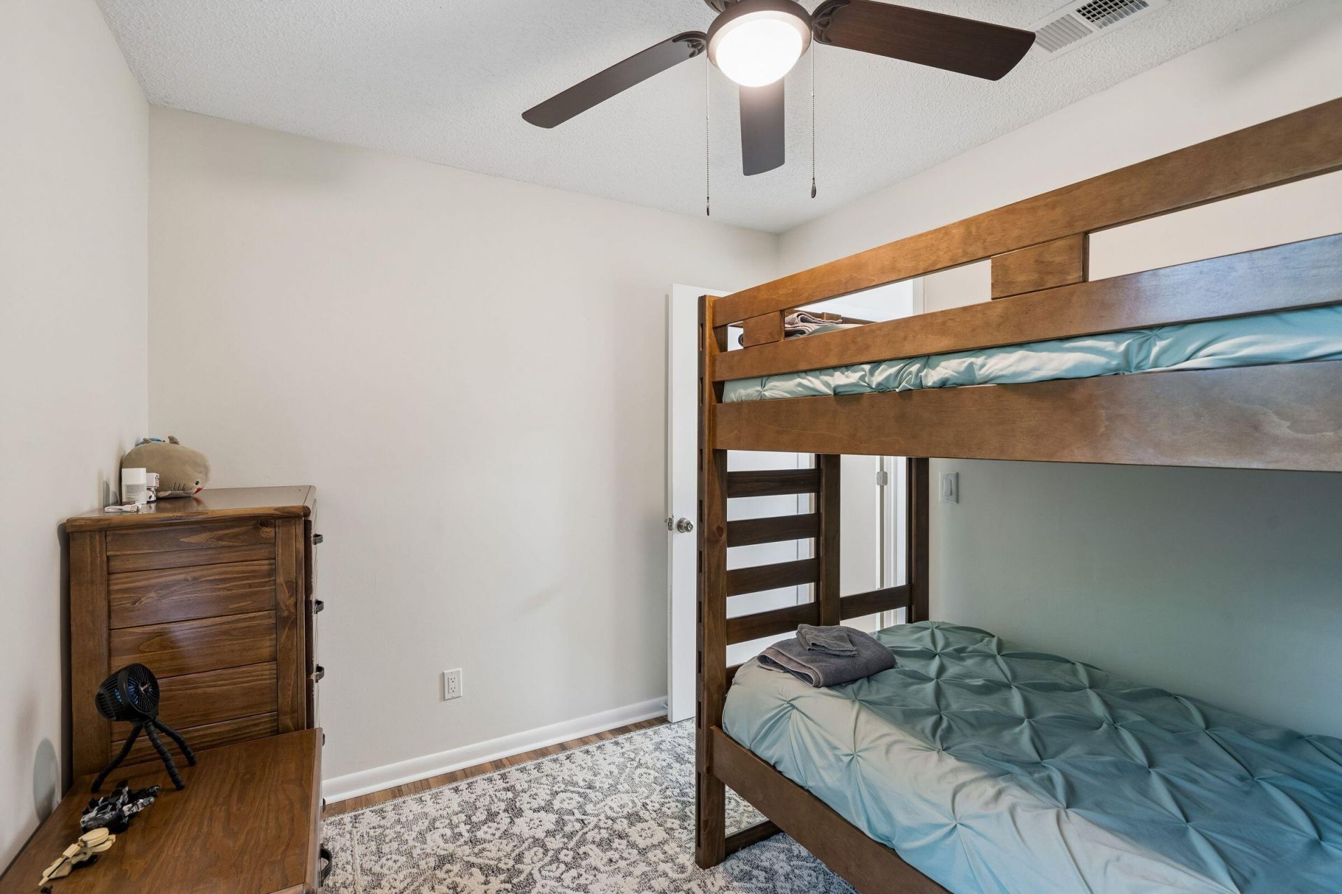 1036 Oakcrest Drive Photo 33