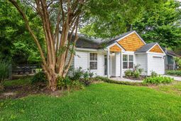 1036 Oakcrest Drive photo 4