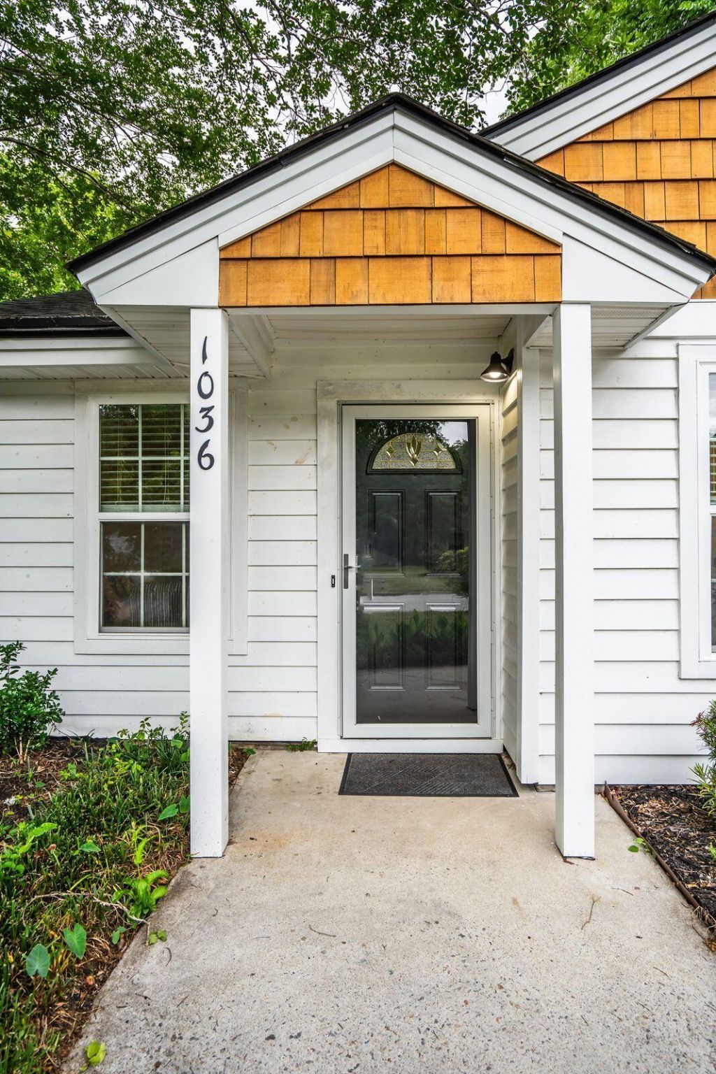 1036 Oakcrest Drive Photo 5