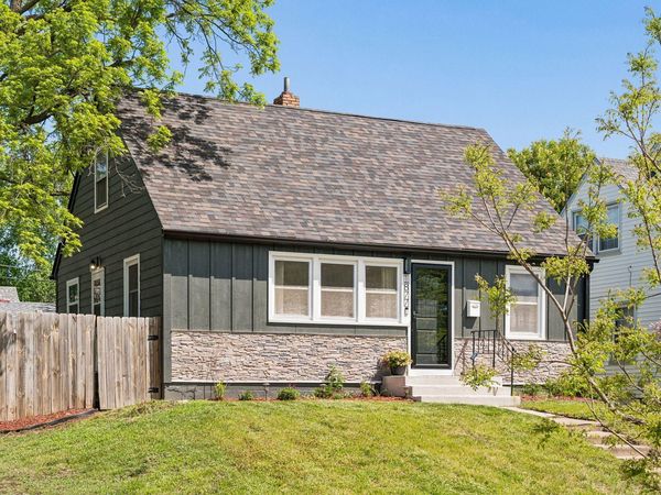 1877 Graham Avenue , Saint Paul, MN 55116
