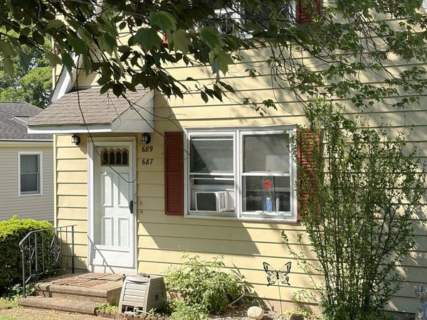 687-689 West Main , Branford, CT 06405