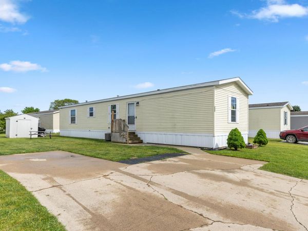 360 E Tuttle Road, Unit 121, Ionia, MI 48846