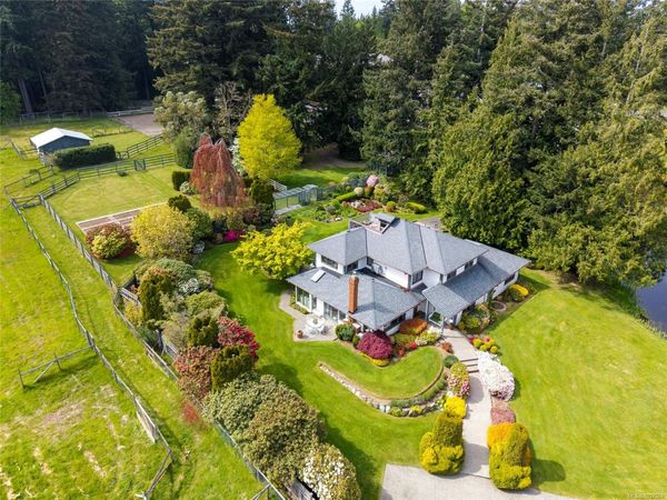 6412 Bryn Rd, Central Saanich, BC V8M 1X6