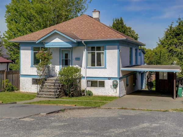 3114 Quappelle St , Saanich, BC V9A 1V4