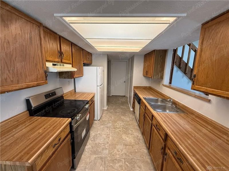 1453 Sanzon Drive, Fairborn, OH 45324 Photo 12