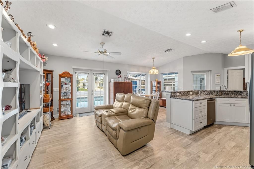 4459 SE Kubin Avenue, Stuart, FL 34997 Photo