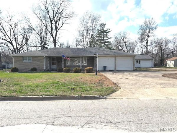 331 Illinois , Salem, IL 62881