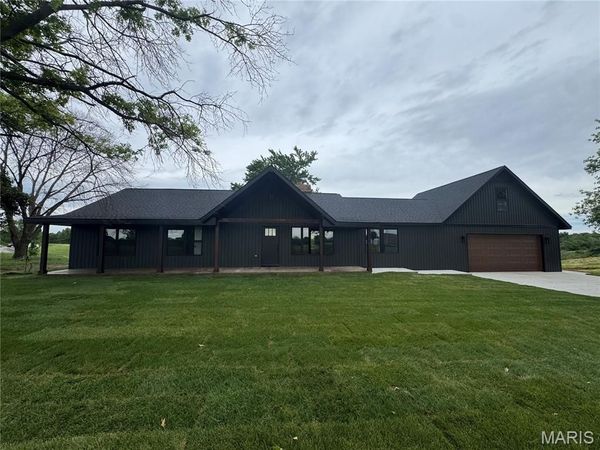 2100 S 74th Street , Belleville, IL 62223