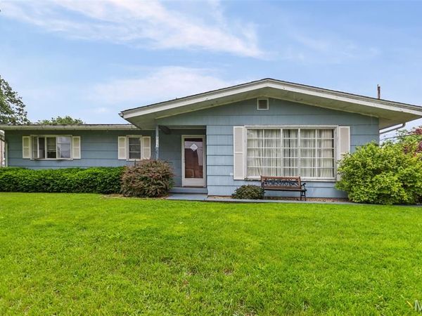 613 N Liberty Street , Jerseyville, IL 62052