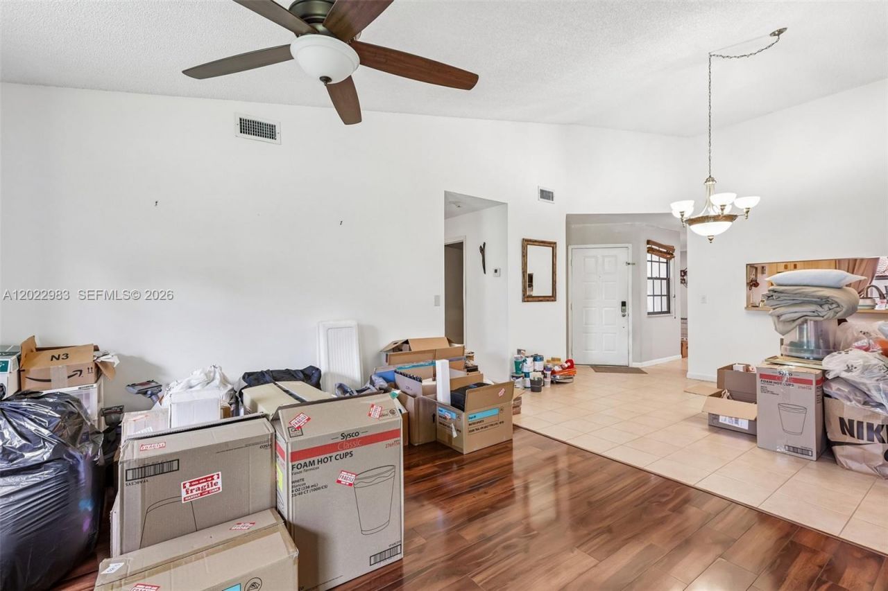 8927 W Sunrise Blvd, Plantation, FL 33322 Photo