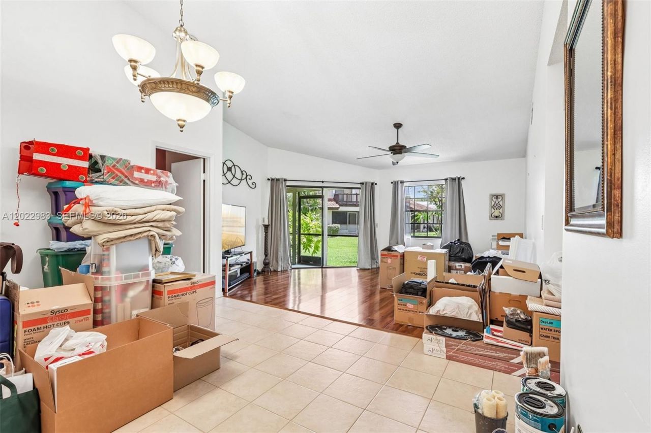 8927 W Sunrise Blvd, Plantation, FL 33322 Photo