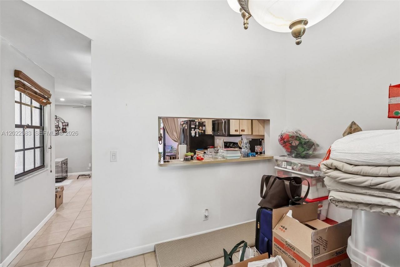8927 W Sunrise Blvd, Plantation, FL 33322 Photo