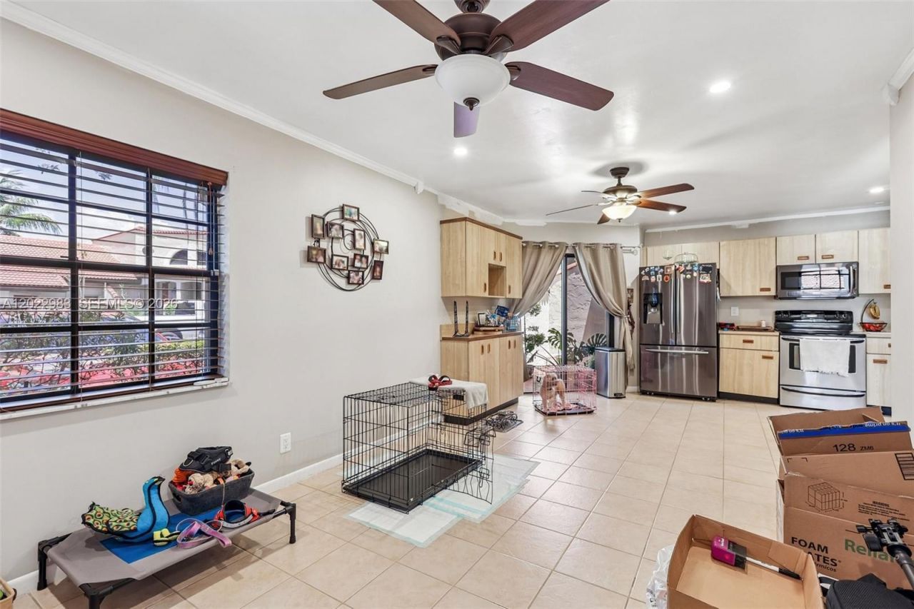 8927 W Sunrise Blvd, Plantation, FL 33322 Photo