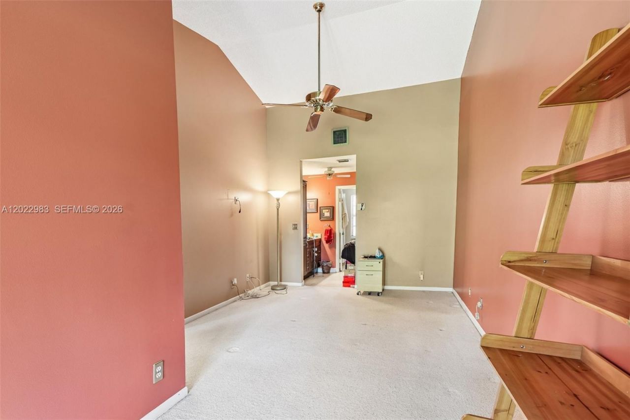 8927 W Sunrise Blvd, Plantation, FL 33322 Photo
