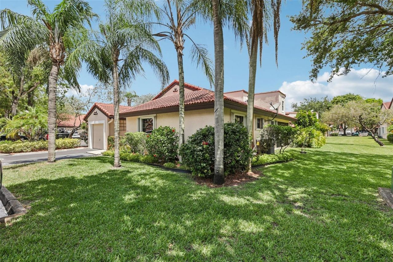 8927 W Sunrise Blvd, Plantation, FL 33322 Photo
