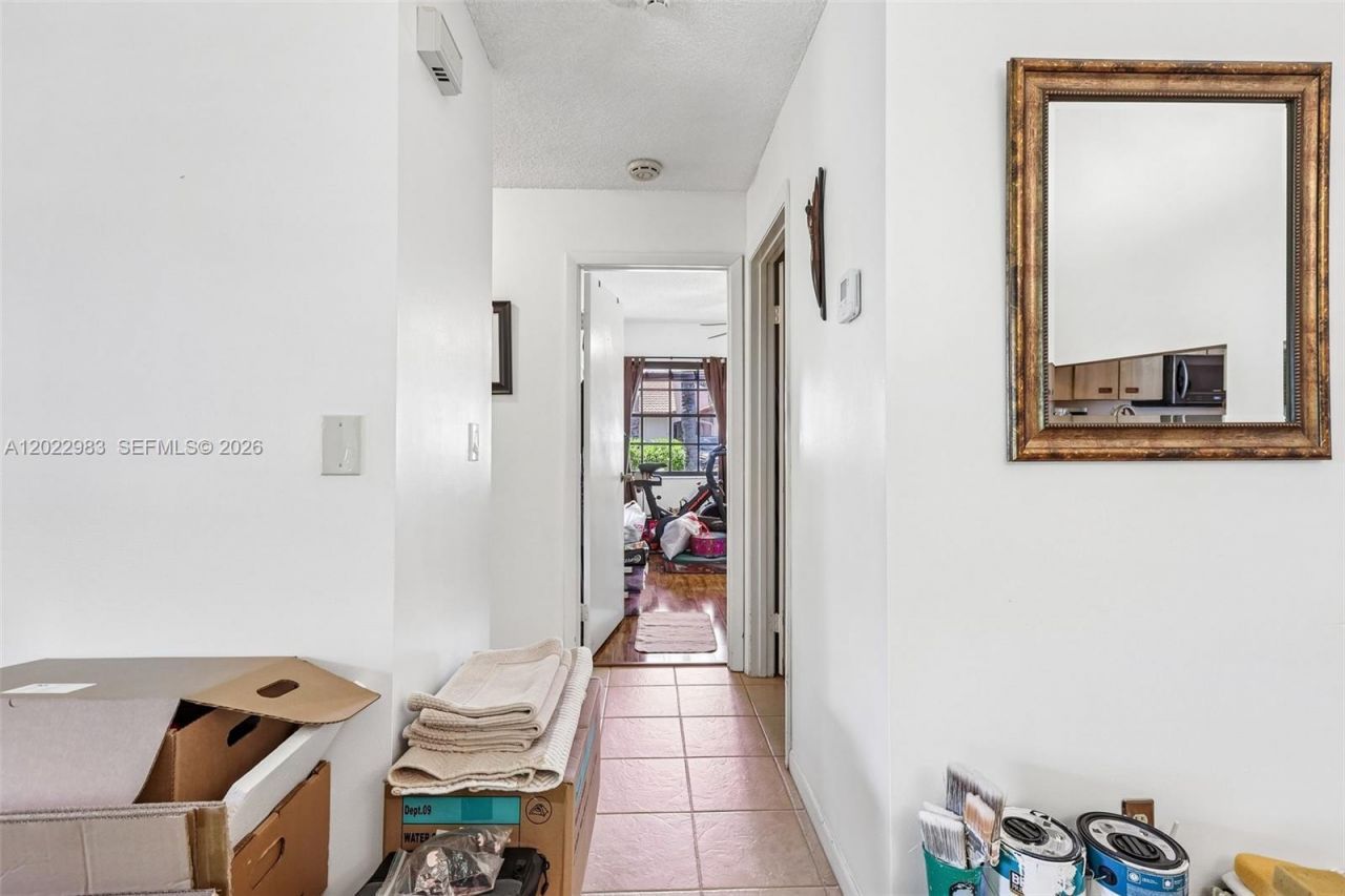 8927 W Sunrise Blvd, Plantation, FL 33322 Photo