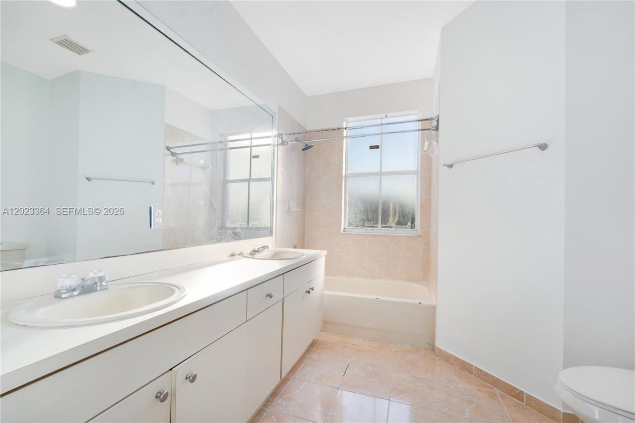 27433 SW 137th Ct, Unit 1, Homestead, FL 33032 Photo