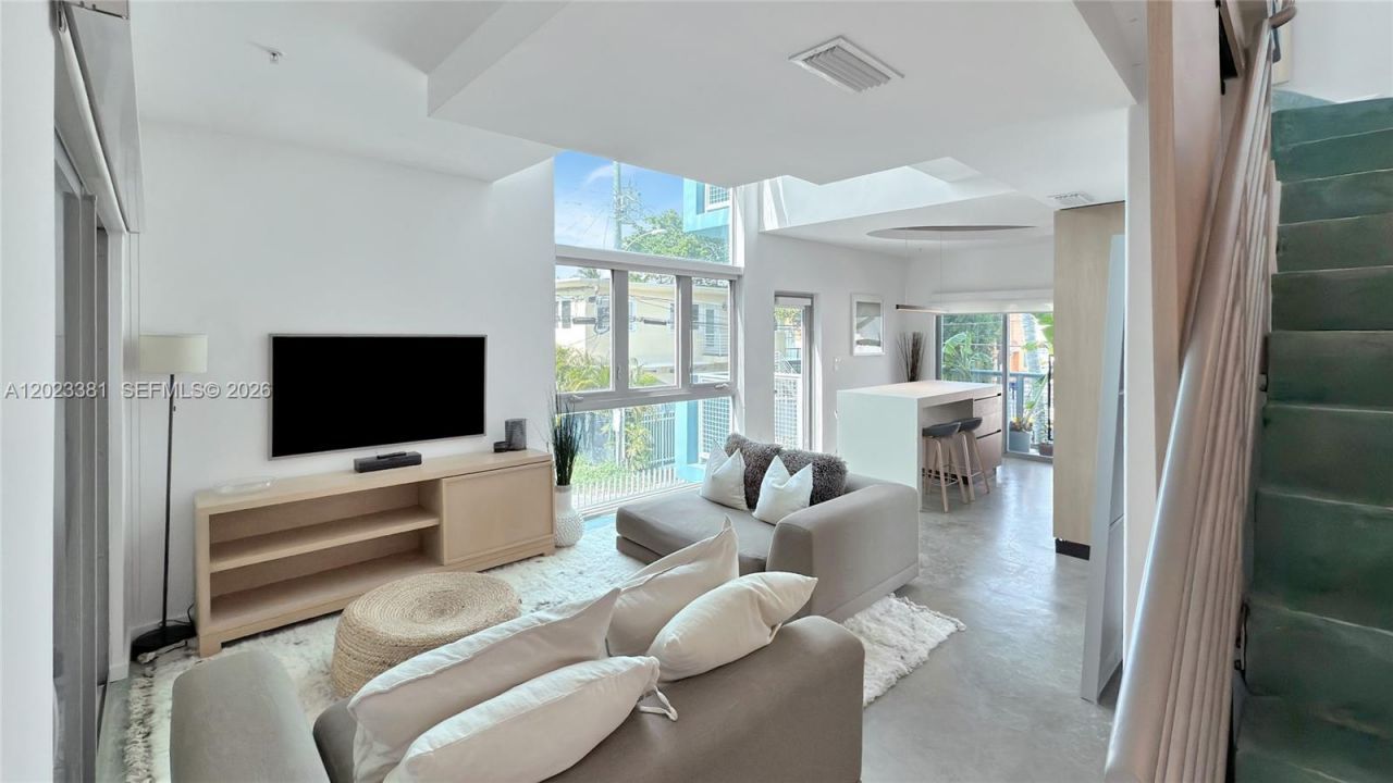 734 Michigan Ave, Unit 7, Miami Beach, FL 33139 Photo