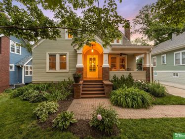 4670 Pierce Street, Omaha, NE 68106