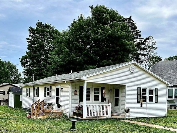374 Pearl Street , Leetonia, OH 44431