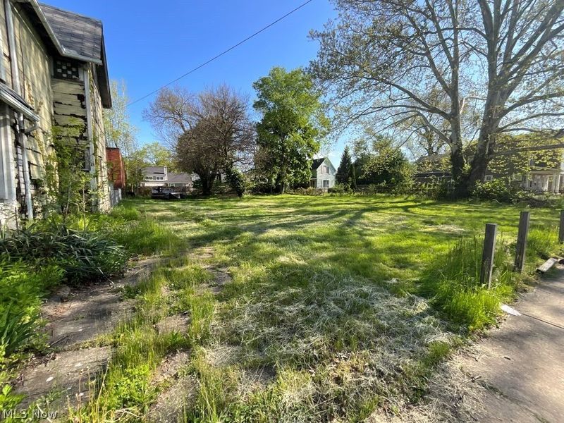 5911 Lexington Avenue, Cleveland, OH 44103 Photo 2