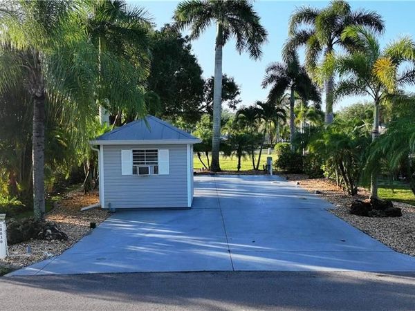 10030 Parkwood DR , FORT MYERS, FL 33905