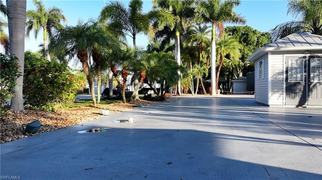 10030 Parkwood Dr , Fort Myers, FL 33905 Photo