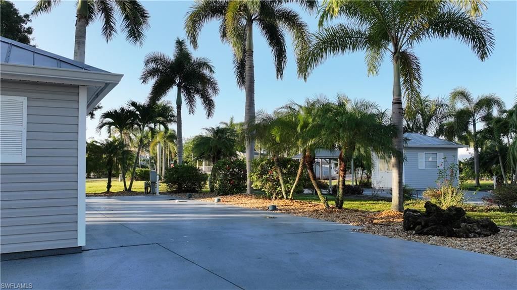 10030 Parkwood Dr , Fort Myers, FL 33905 Photo