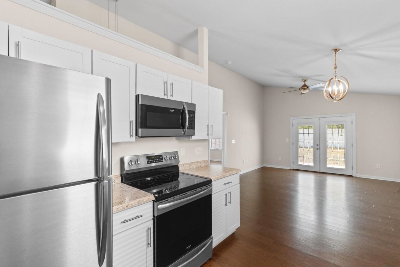 833 Silvercrest Dr.  Photo 11