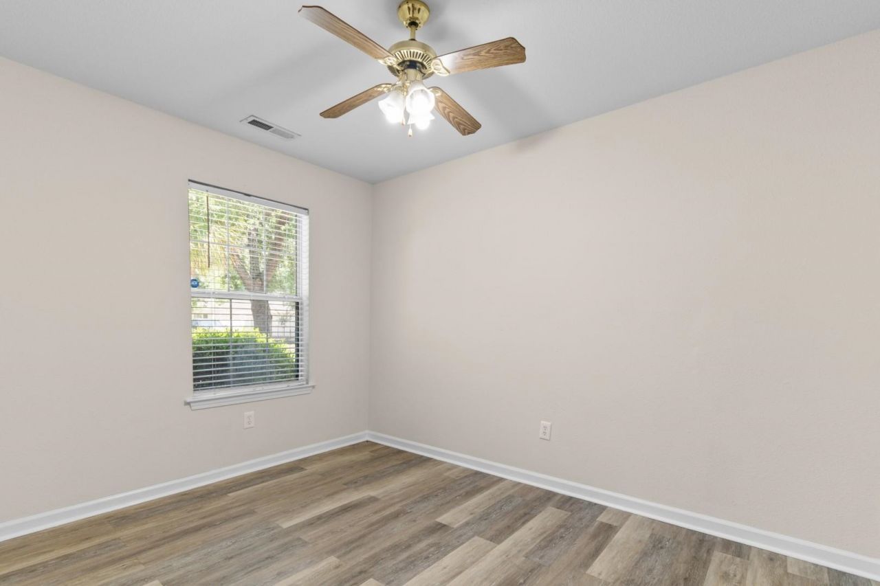 833 Silvercrest Dr.  Photo 21