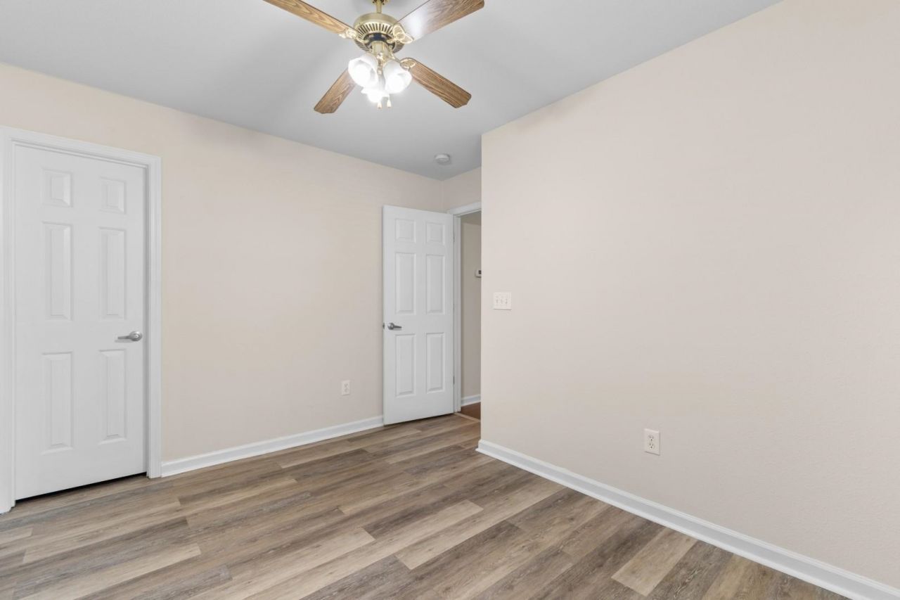 833 Silvercrest Dr.  Photo 22