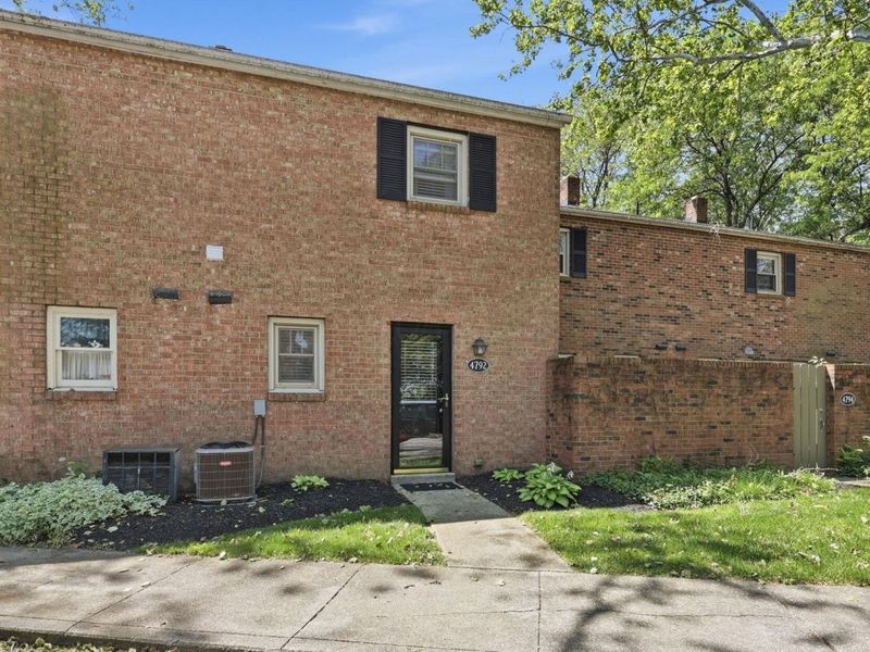 4792 Merrifield Place, Unit 41, Columbus, OH 43220 Photo 1