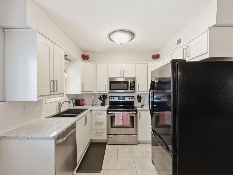 4792 Merrifield Place, Unit 41, Columbus, OH 43220 Photo 14