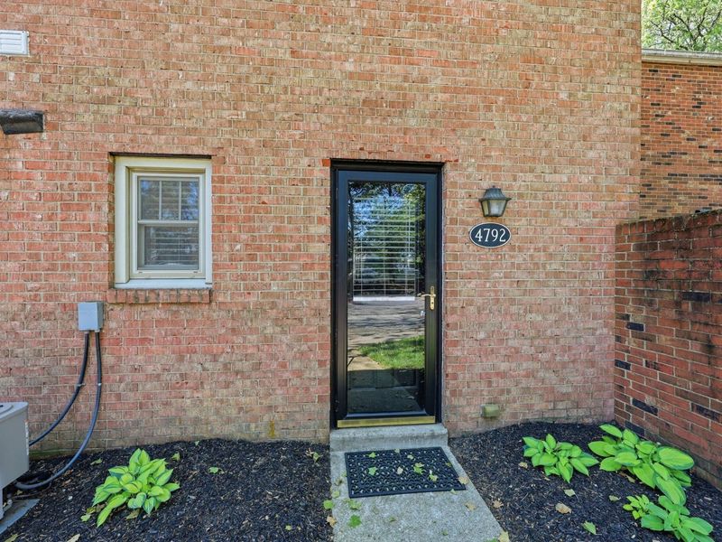 4792 Merrifield Place, Unit 41, Columbus, OH 43220 Photo 2