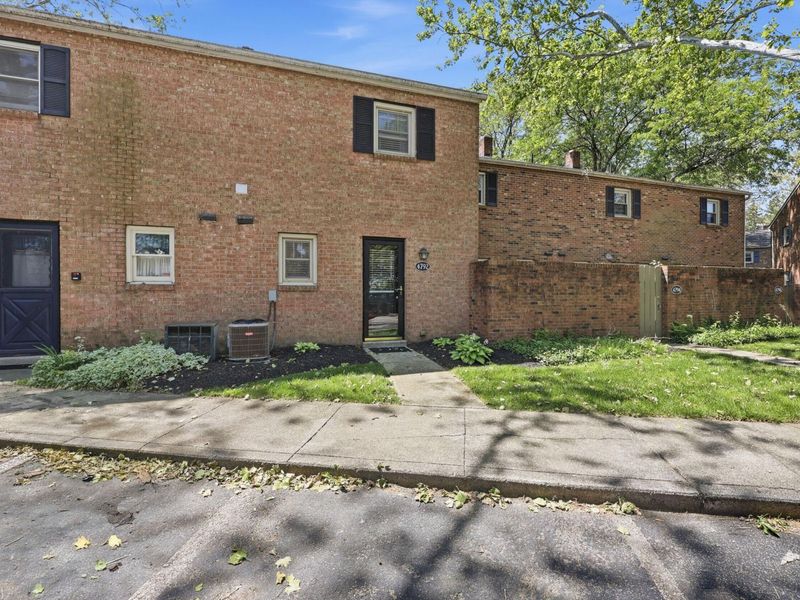 4792 Merrifield Place, Unit 41, Columbus, OH 43220 Photo 3