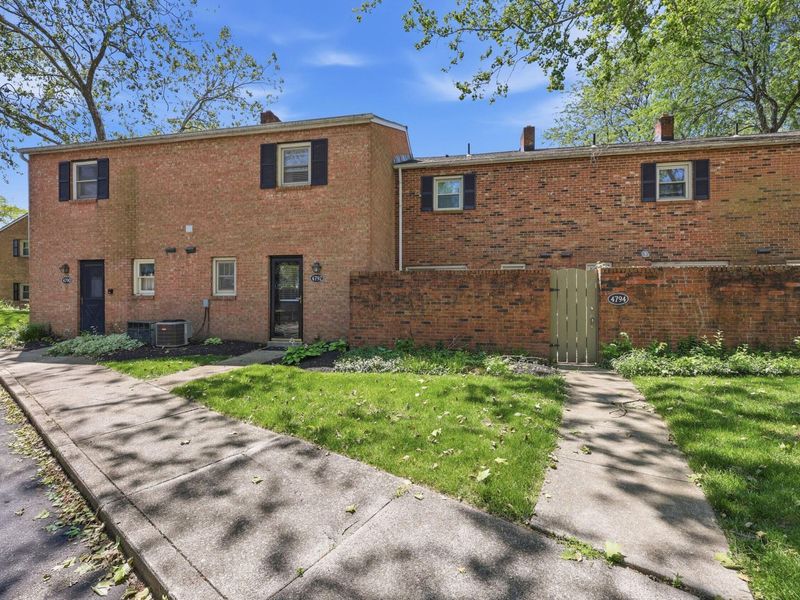 4792 Merrifield Place, Unit 41, Columbus, OH 43220 Photo 4