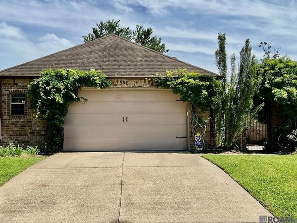 932 Woodhue Dr, Baton Rouge, LA 70810