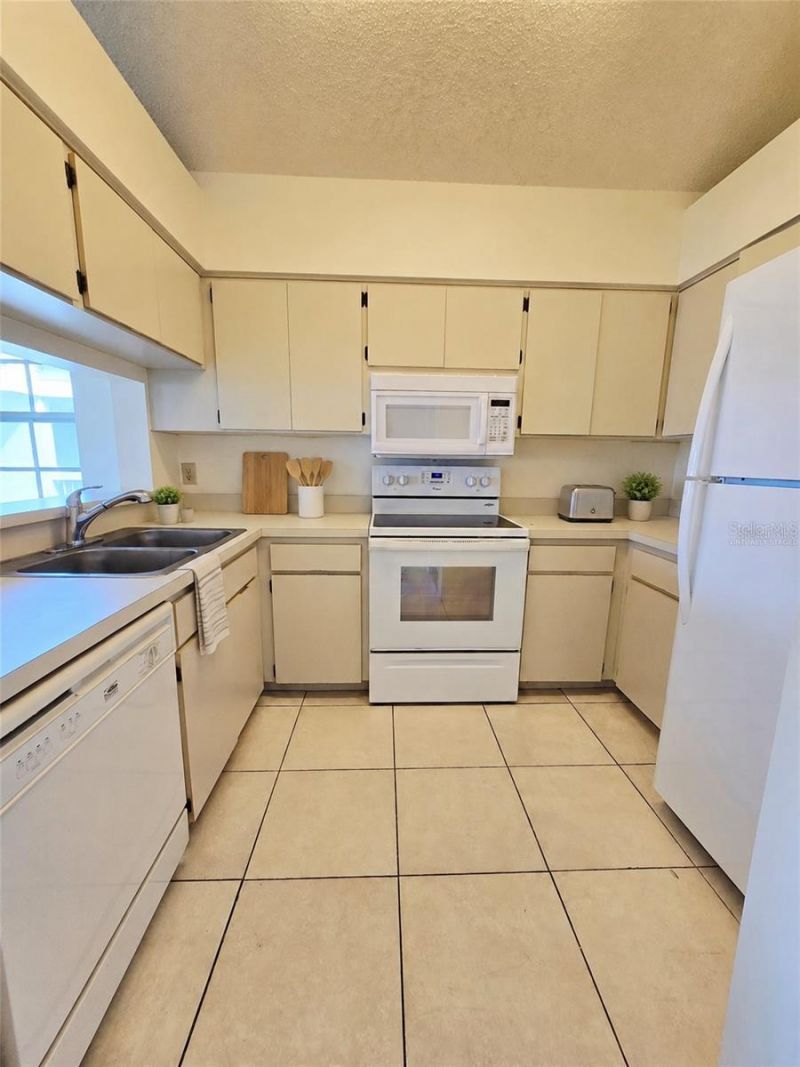 6802 Stones Throw Circle N, Unit 14206, Saint Petersburg, FL 33710 Photo