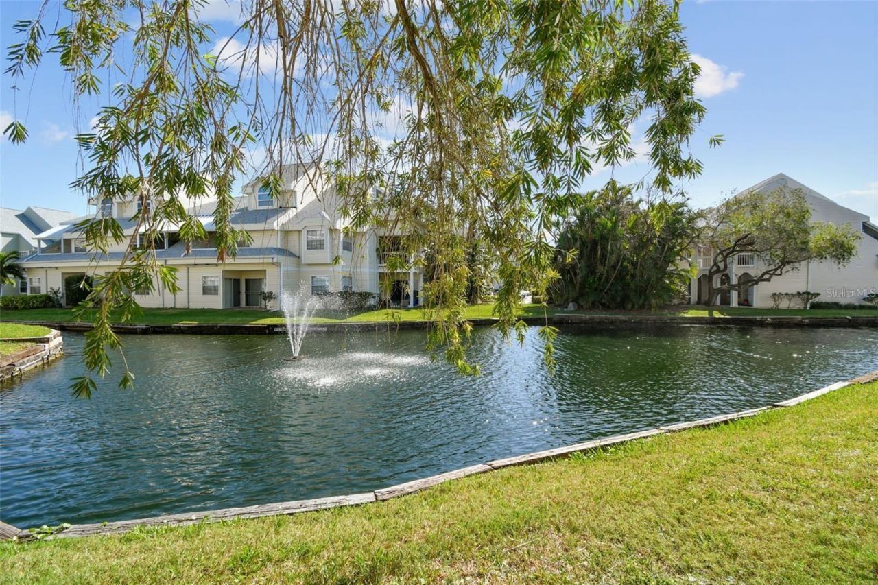 6802 Stones Throw Circle N, Unit 14206, Saint Petersburg, FL 33710 Photo