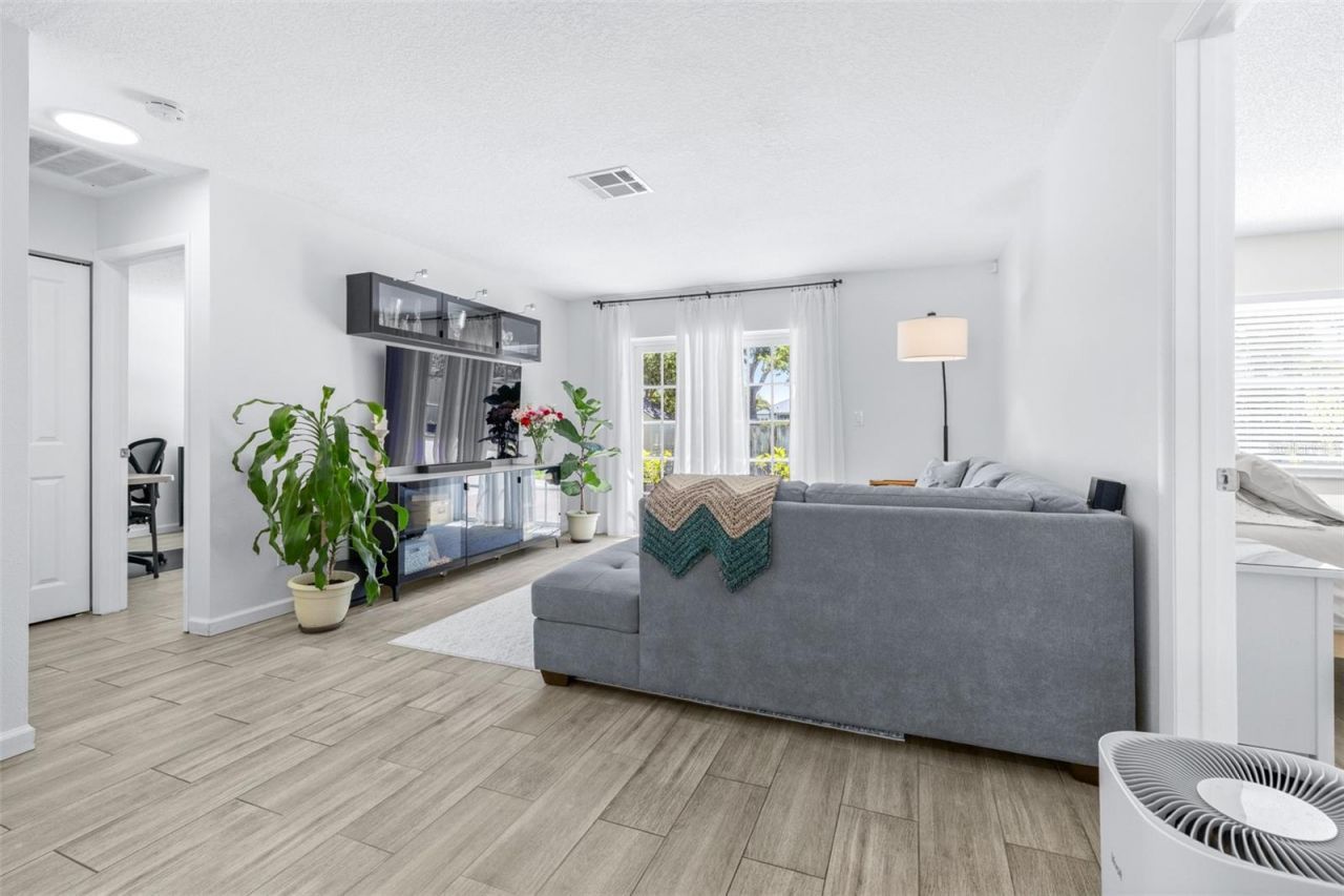 11147 Longhill Drive N, Pinellas Park, FL 33782 Photo