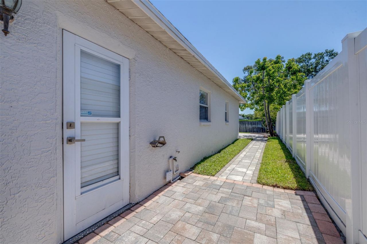 11147 Longhill Drive N, Pinellas Park, FL 33782 Photo