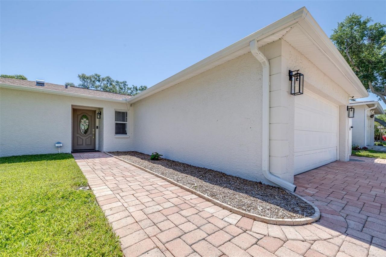 11147 Longhill Drive N, Pinellas Park, FL 33782 Photo